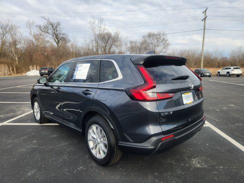 Used 2023 Honda CR-V EX image 4