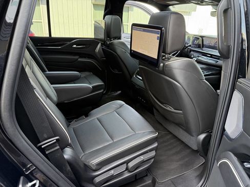 Used 2021 Cadillac Escalade Sport w/ Driver Assist Tech Package image 28