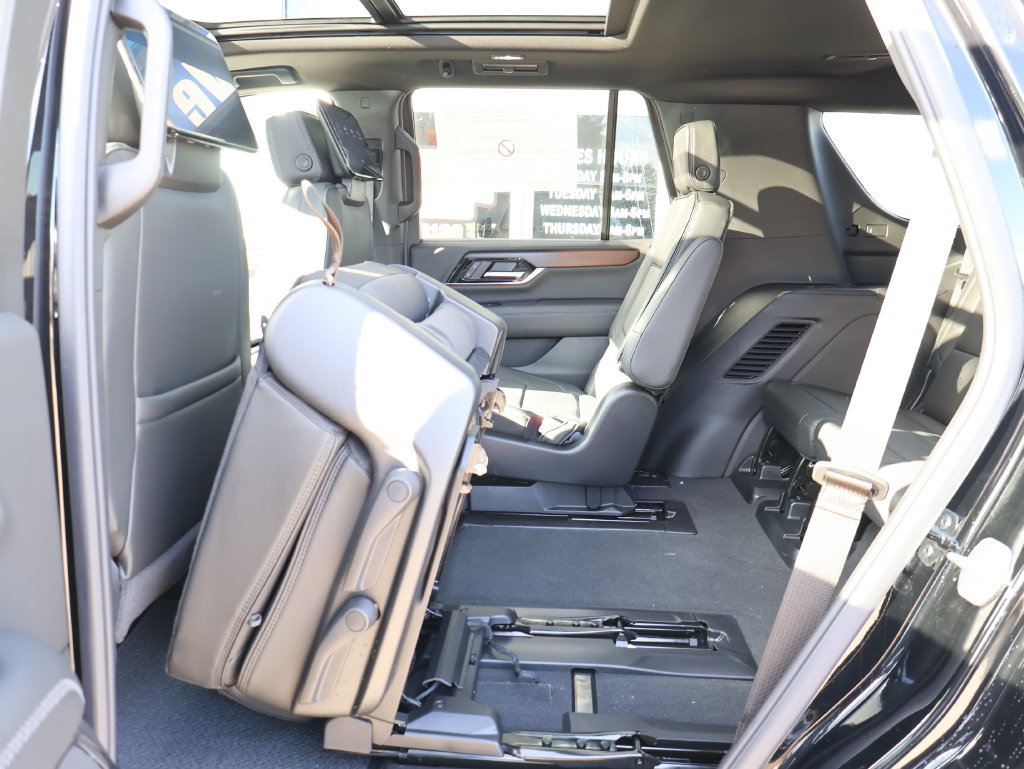 New 2026 GMC Yukon Denali w/ Denali Reserve Package AWD/4WD image 30