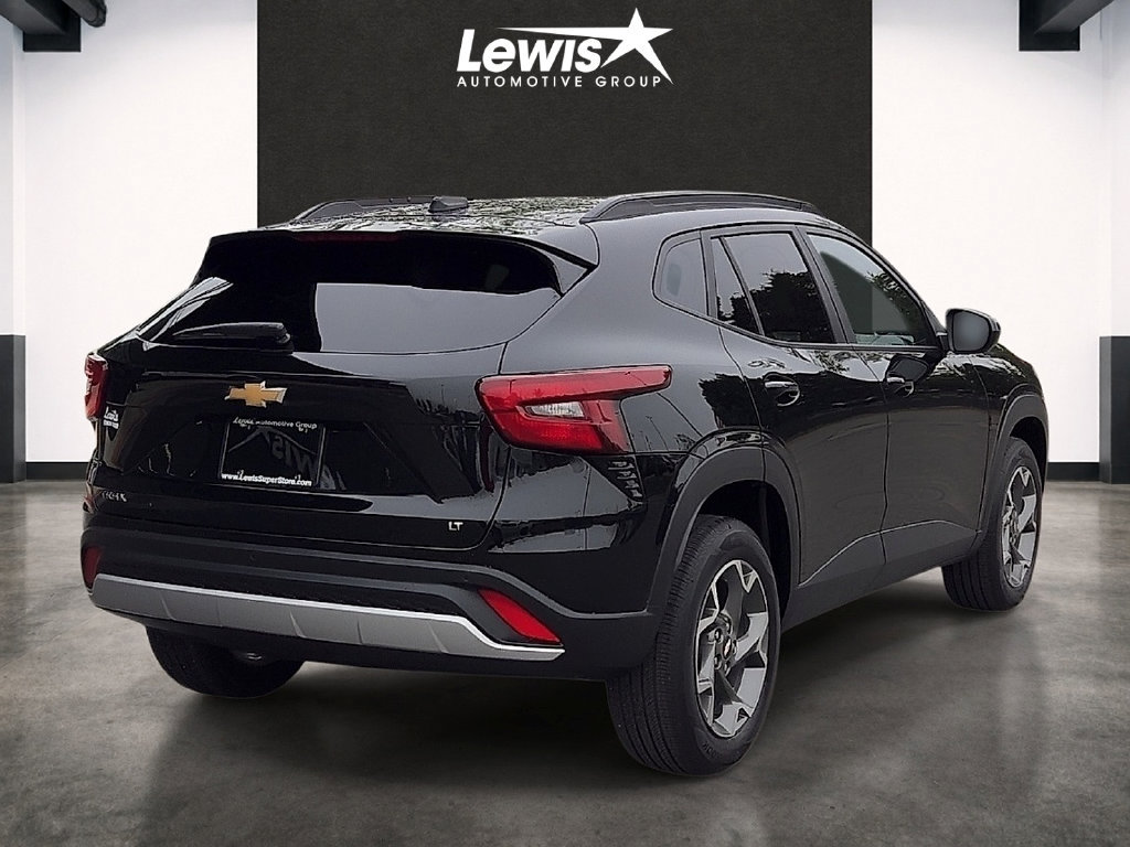 Used 2025 Chevrolet Trax LT w/ Driver Confidence Package FWD image 4