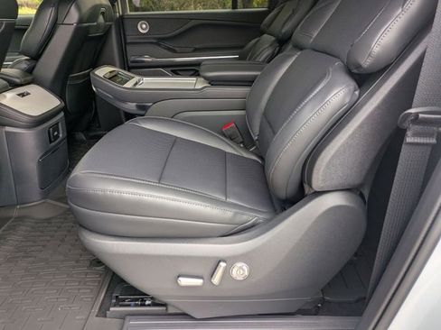 New 2025 Lincoln Navigator Reserve w/ Jet Appearance Package image 19