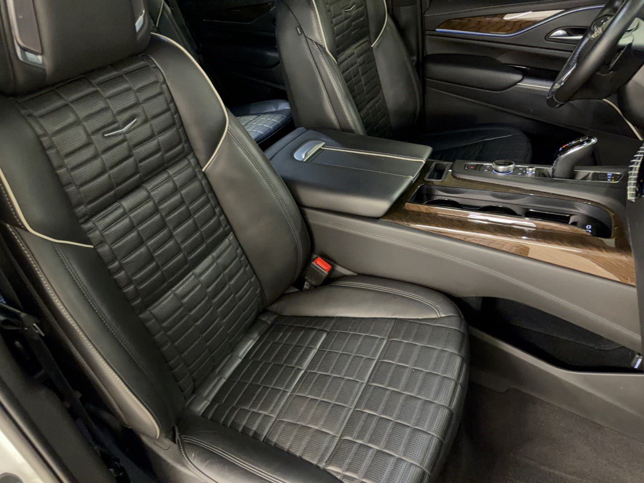 Certified 2023 Cadillac Escalade Sport Platinum w/ LPO, ONYX Package AWD/4WD image 30