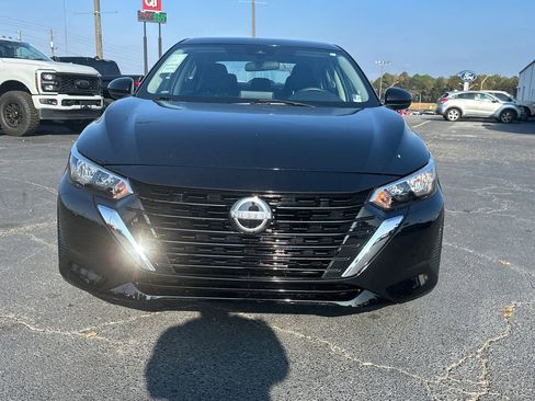 Used 2025 Nissan Sentra SV w/ All-Weather Package image 8