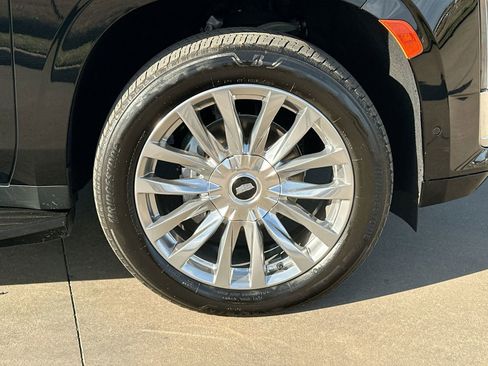 Used 2023 Cadillac Escalade ESV Premium Luxury image 10