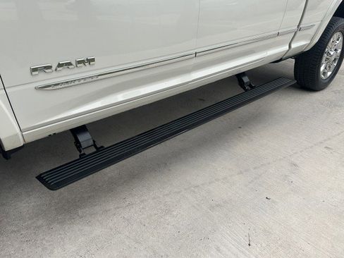 Used 2019 RAM 2500 Limited AWD/4WD image 11