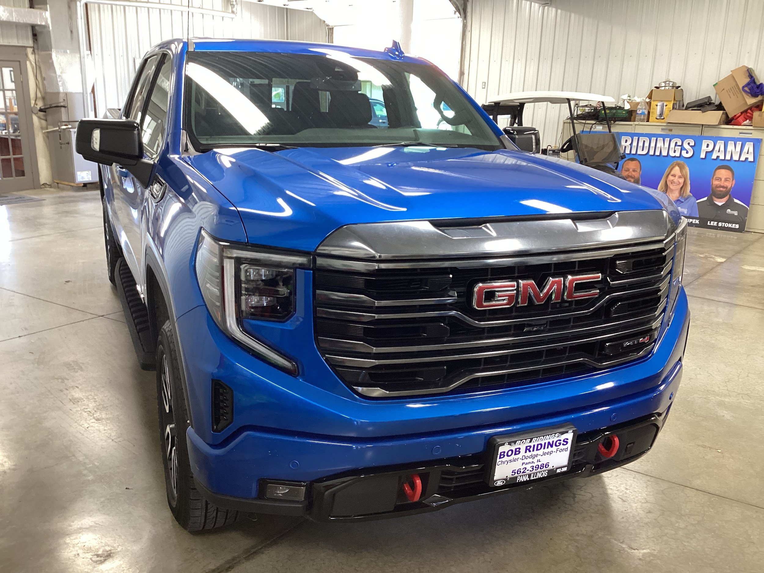 Used 2024 GMC Sierra 1500 AT4 w/ AT4 Premium Package AWD/4WD image 7