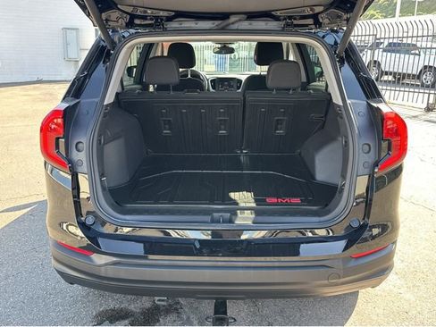 Certified 2022 GMC Terrain SLE w/ Driver Convenience Package image 31