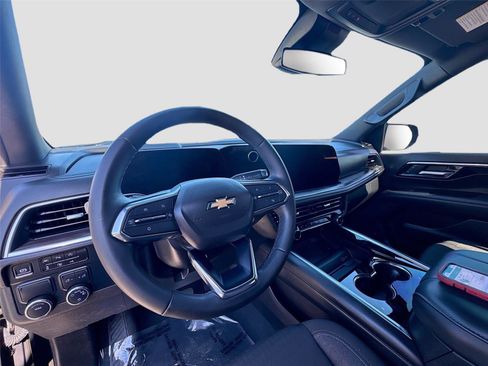 Used 2025 Chevrolet Tahoe LS image 9