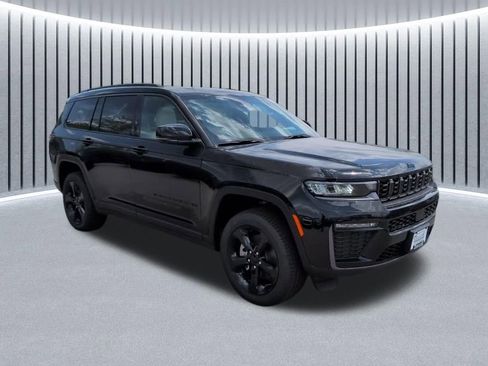 New 2026 Jeep Grand Cherokee L Limited w/ Limited Altitude Package AWD/4WD image 2
