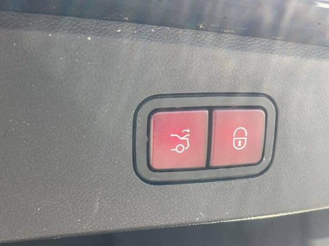 Used 2011 Mercedes-Benz E 350 Sedan image 9