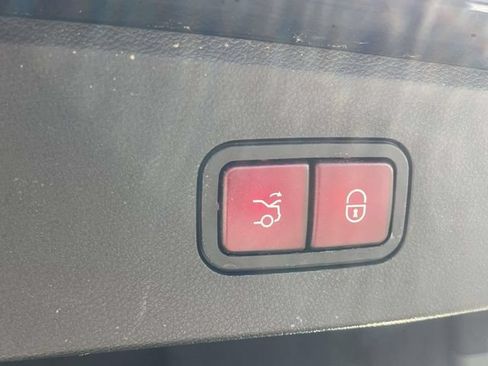 Used 2011 Mercedes-Benz E 350 Sedan image 9