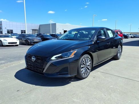 New 2026 Nissan Altima 2.5 SV FWD image 4