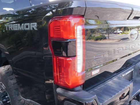 Used 2024 Ford F250 Lariat w/ Lariat Ultimate Package AWD/4WD image 35