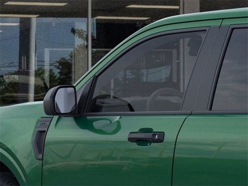 New 2025 Ford Maverick XL image 21