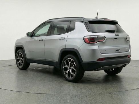 Used 2025 Jeep Compass Limited AWD/4WD image 6