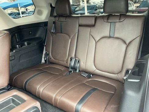 Used 2025 Honda Pilot Elite image 9