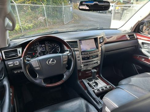 Used 2015 Lexus LX 570 4WD image 15