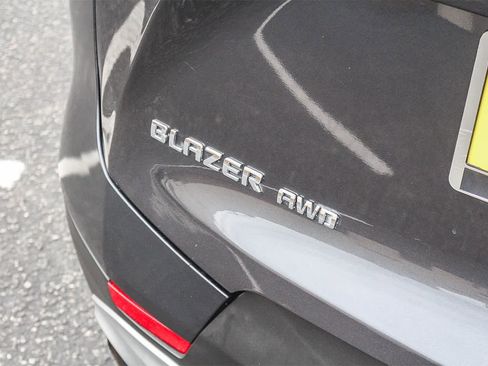 Used 2022 Chevrolet Blazer LT image 9