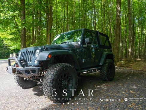 Used 2017 Jeep Wrangler Rubicon AWD/4WD image 1
