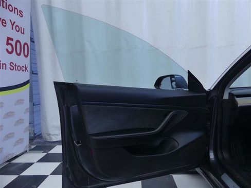 Used 2018 Tesla Model 3 Mid Range image 25