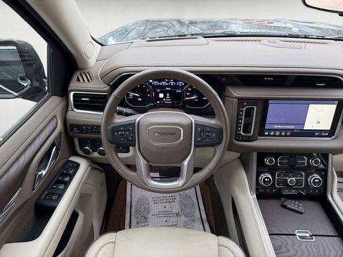 Used 2021 GMC Yukon XL Denali w/ Denali Premium Package image 13