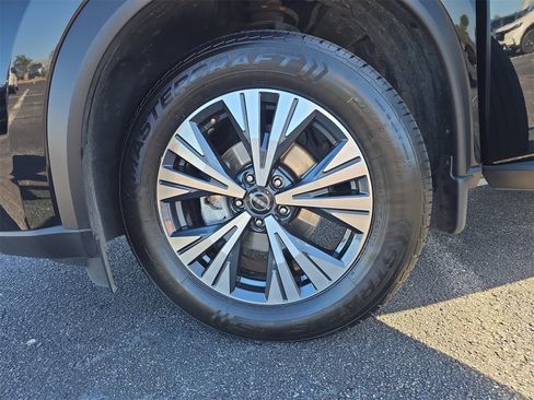 Used 2023 Nissan Rogue SV w/ SV Premium B Package image 29