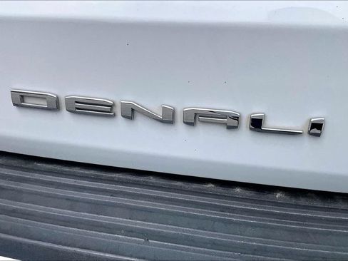 Used 2023 GMC Yukon Denali AWD/4WD image 42