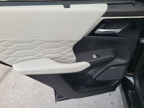 Used 2025 Mitsubishi Outlander SEL image 11