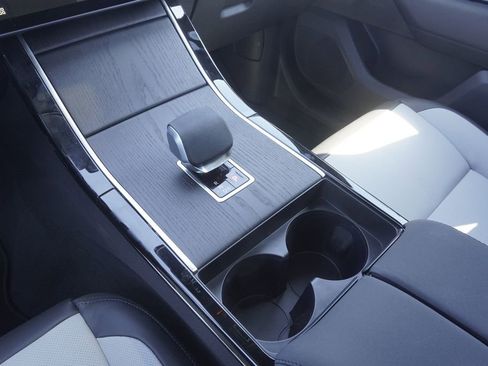 New 2026 Land Rover Range Rover Velar Dynamic SE image 14