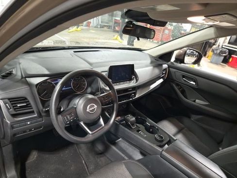 Used 2024 Nissan Rogue SV image 14