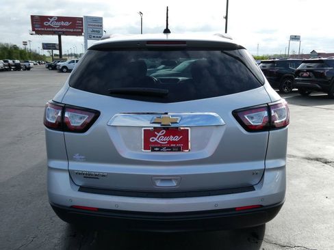 Used 2017 Chevrolet Traverse LT w/ Style and Technology Package image 6