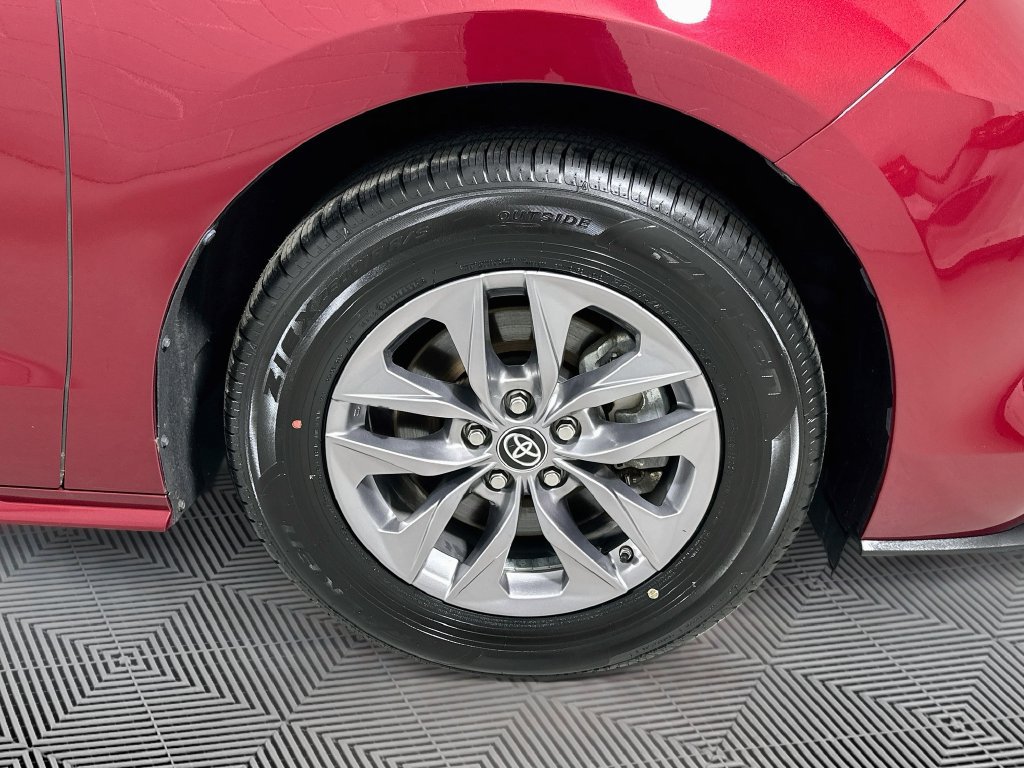 Certified 2023 Toyota Sienna XLE AWD/4WD image 20