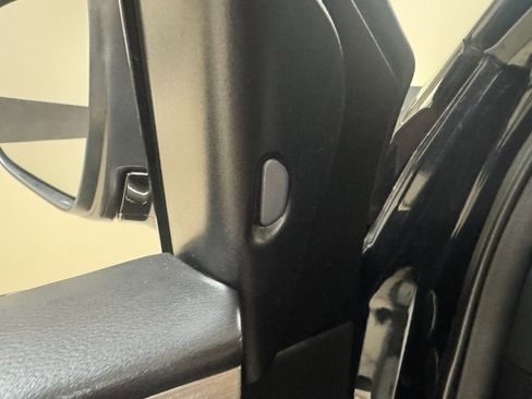 Used 2017 Nissan Murano SV w/ Premium Plus Package image 17