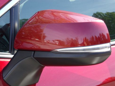 Used 2022 Toyota RAV4 XLE w/ Convenience Package image 12