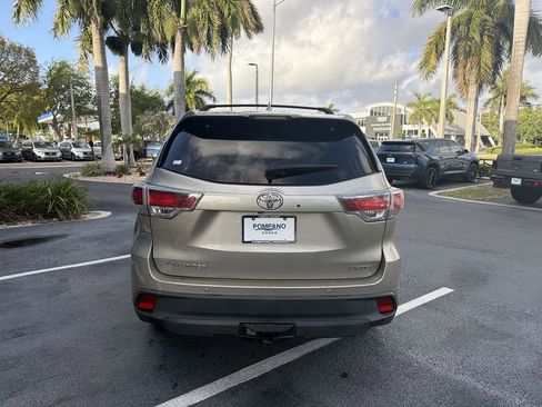 Used 2016 Toyota Highlander Limited Platinum image 7