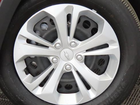 Used 2025 Chevrolet Trax LS FWD image 6