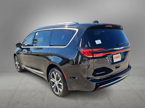 New 2026 Chrysler Pacifica Pinnacle image 6