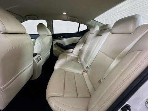 Used 2016 Nissan Maxima 3.5 SV image 27