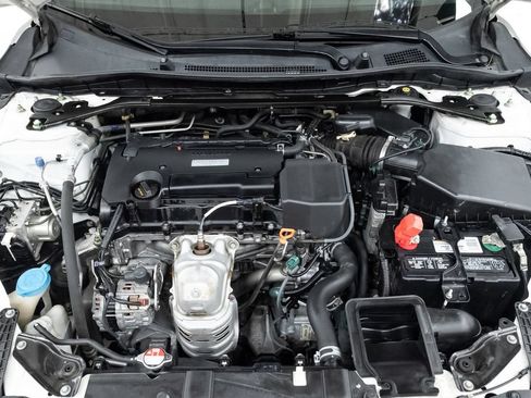 Used 2017 Honda Accord Sport image 3