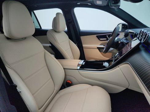 New 2026 Mercedes-Benz GLC 300 image 13