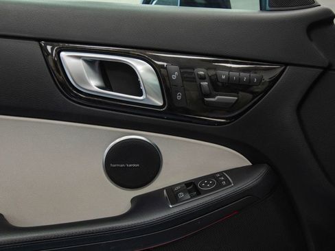 Used 2015 Mercedes-Benz SLK 250 image 26