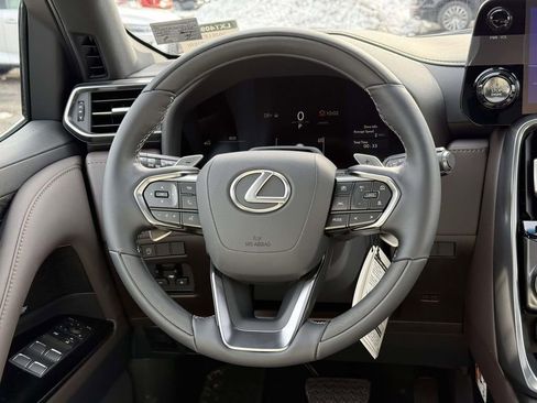 Used 2026 Lexus LX 600 4WD w/ Luxury Package image 9