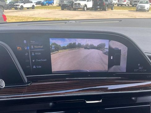 Used 2023 Cadillac Escalade Luxury AWD/4WD image 21