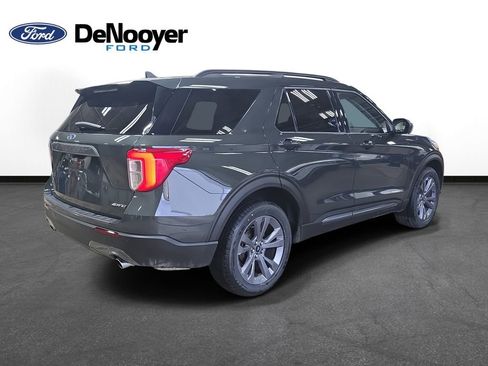 Used 2023 Ford Explorer XLT w/ Equipment Group 202A image 7