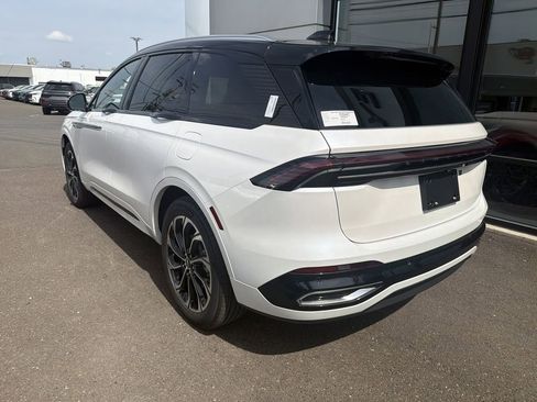 New 2026 Lincoln Nautilus Reserve image 2