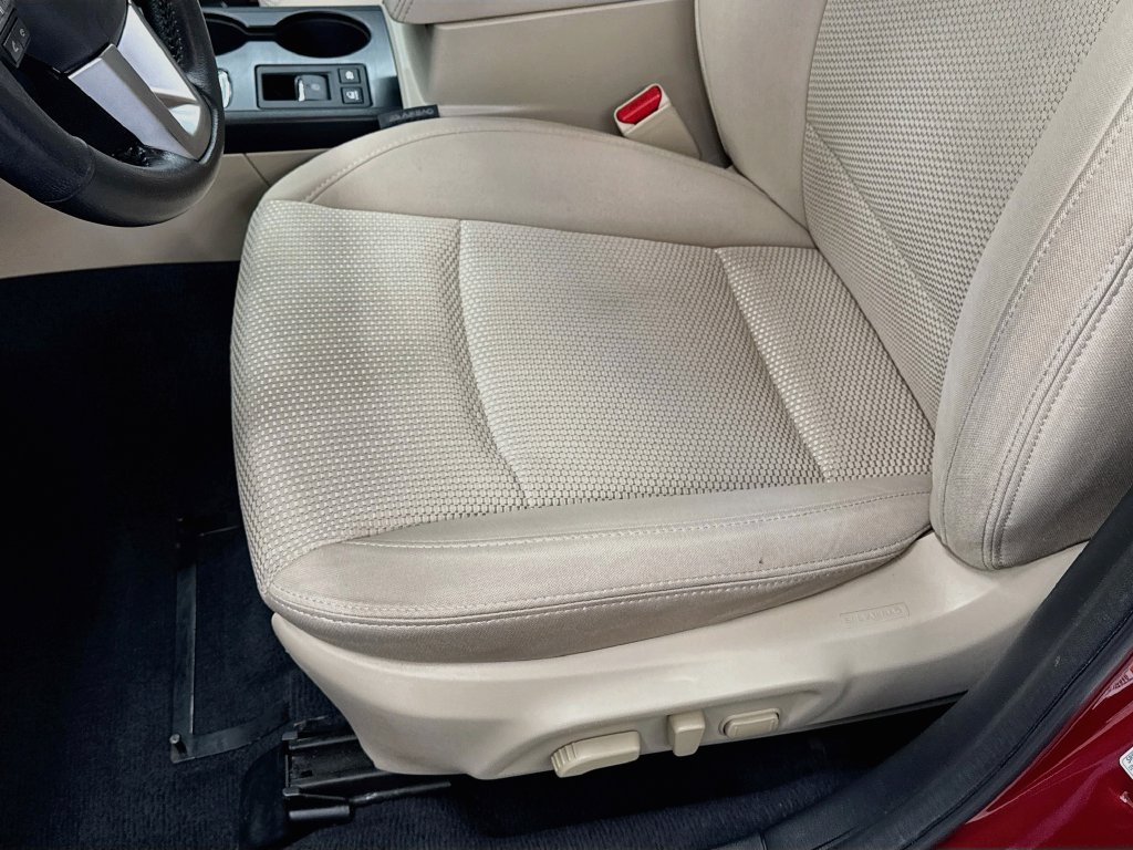 Used 2017 Subaru Outback 2.5i Premium AWD/4WD image 18