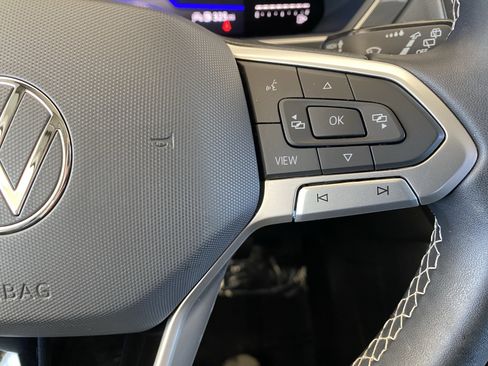 Certified 2023 Volkswagen Tiguan SE w/ Panoramic Sunroof Package image 7