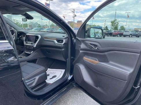 Used 2023 GMC Acadia SLE w/ Driver Convenience Package FWD image 39