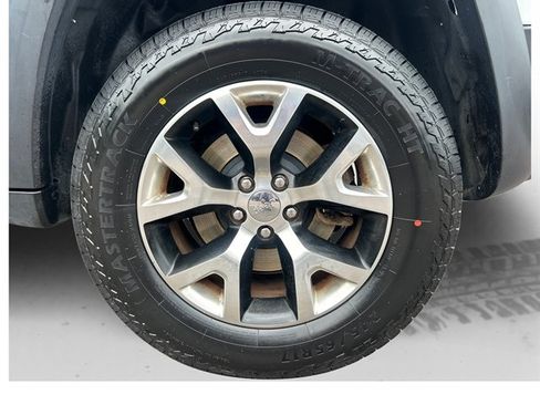 Used 2014 Jeep Cherokee Trailhawk w/ Comfort/Convenience Group AWD/4WD image 18