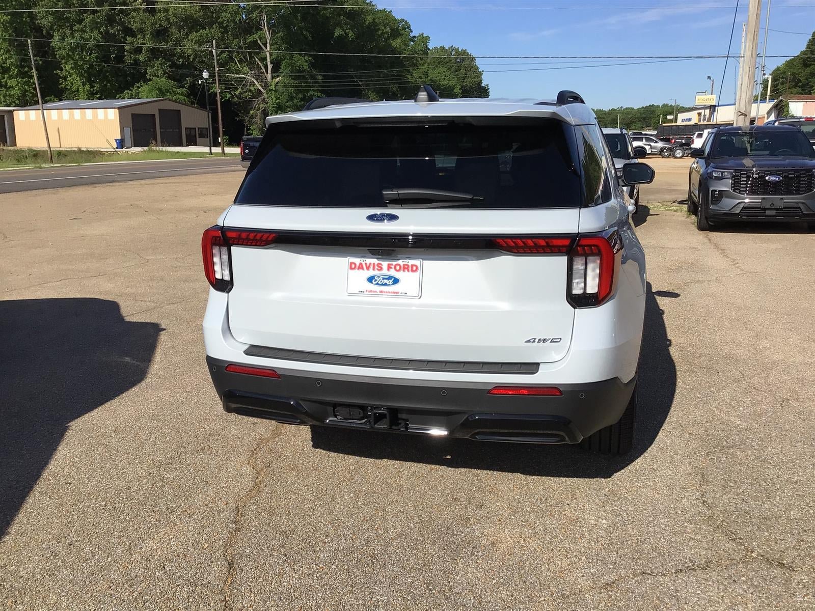 New 2026 Ford Explorer ST-Line w/ ST-Line Street Pack AWD/4WD image 9